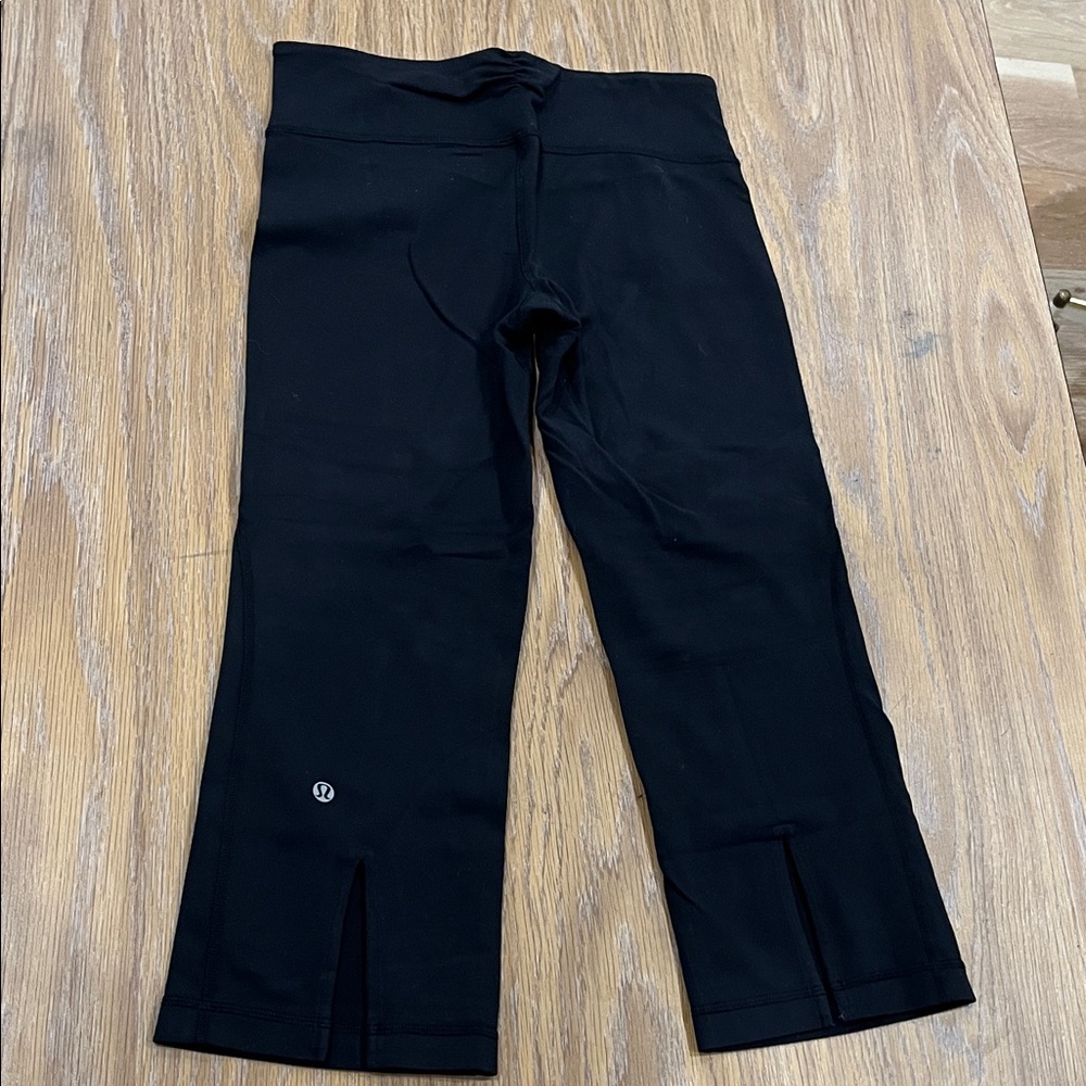 Lululemon Athletica Black Cropped Leggings